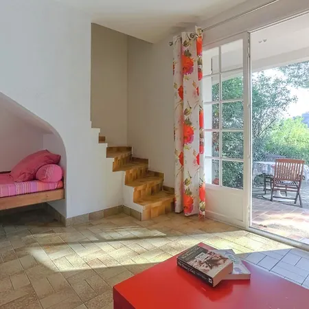 Provencal In With Pool