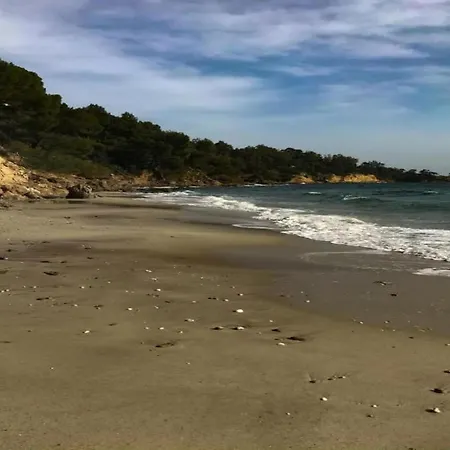 펜션 Provencal In With Pool